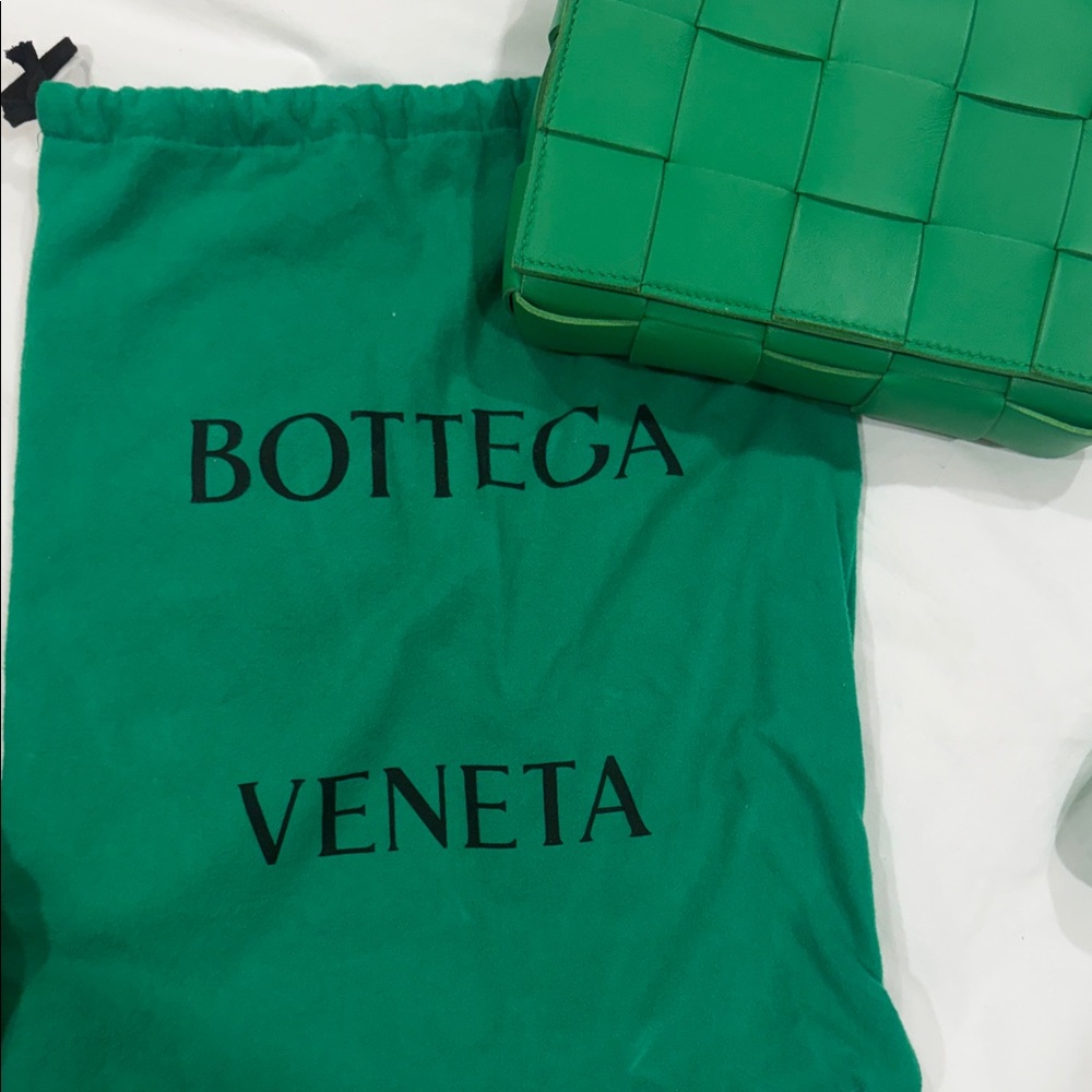 Bottega Veneta Emerald Green Crossbody Bag - Picture 7 of 7